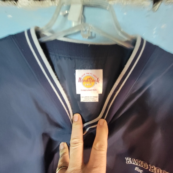 Vintage mens Hard Rock Cleveland pull over sweater , in size 2XL - Picture 3 of 4